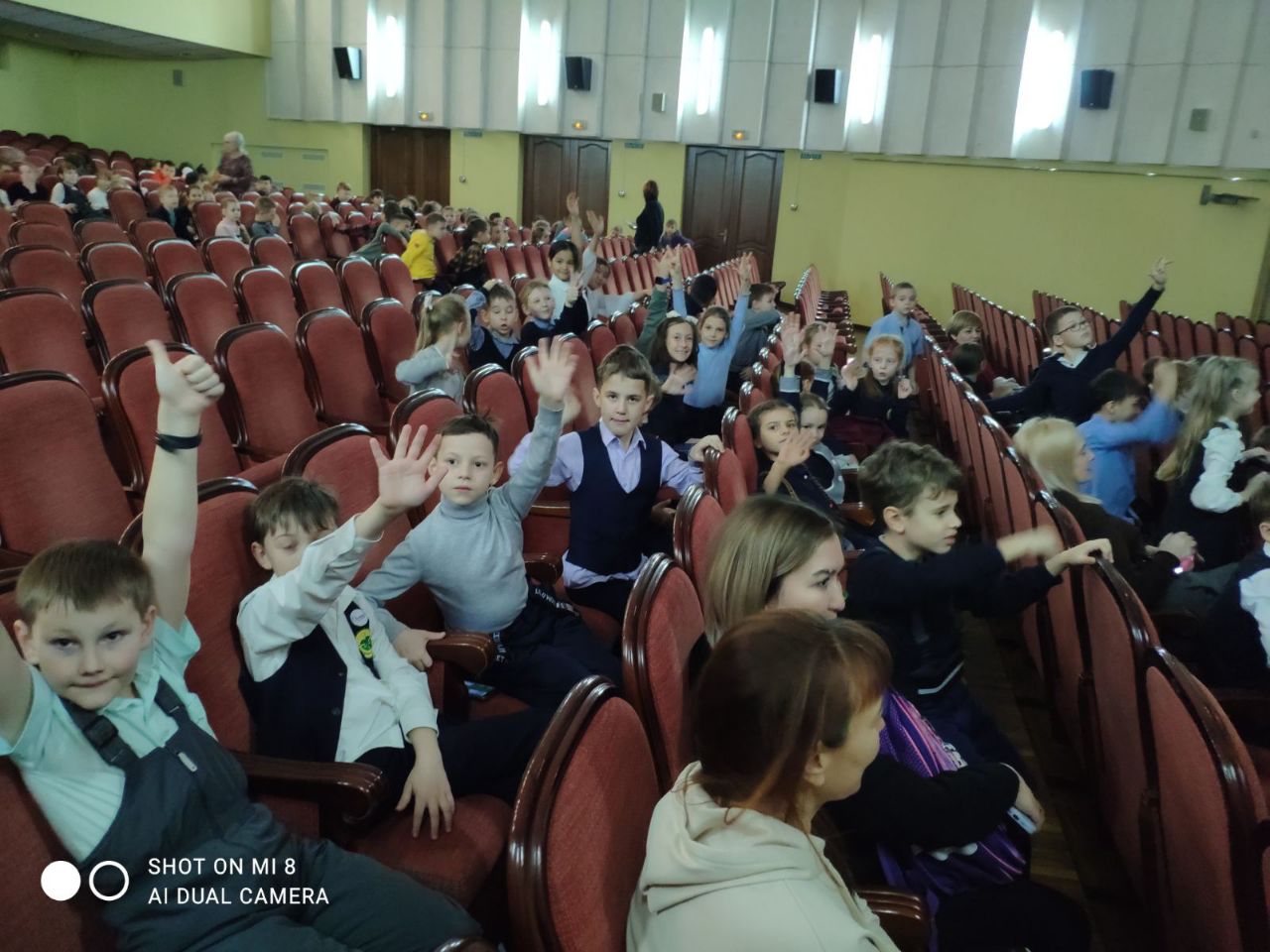 Урок литературы в Культурном центре на Высотной (спектакль Морозко ) 2В класс.