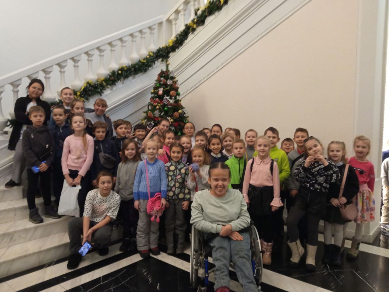 Драматический театр им. А.С. Пушкина спектакль  Конек-Горбунок (1В класс).