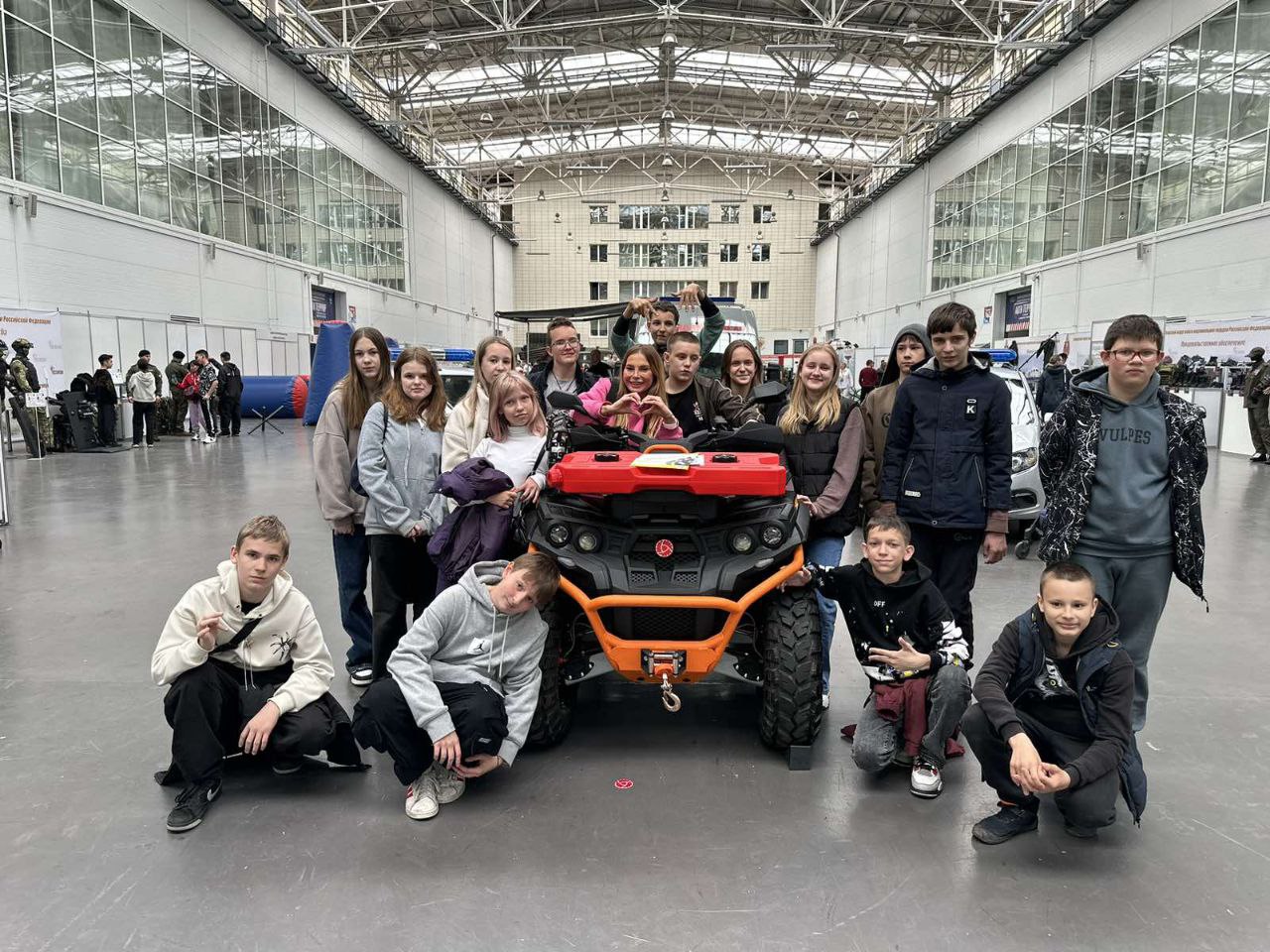 Урок безопасности на выставке-форуме Антитеррор ( 6А класс ).