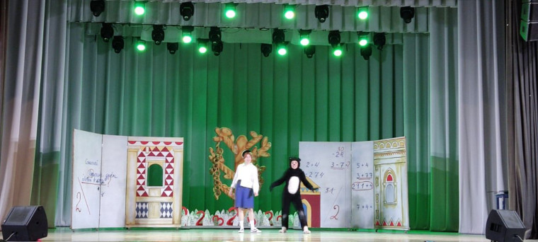 Спектакль Вовка в стране невыученных уроков в Культурном центре на Высотной ( 3Д класс ).